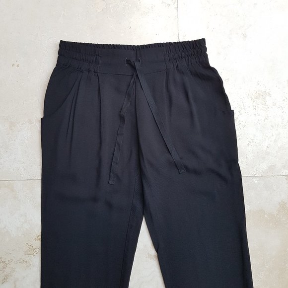 Aritzia Talula Black Joggers (NWOT) - Picture 2 of 10